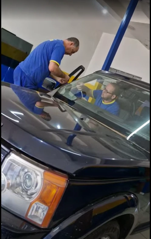 Instalação de para-brisa na Auto Vidros Ibaiti